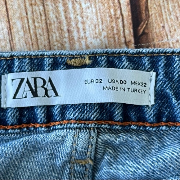 ZARA Highly Distressed MOM JEANS in medium dark wash size USA 00 EUR 32 - Picture 13 of 13